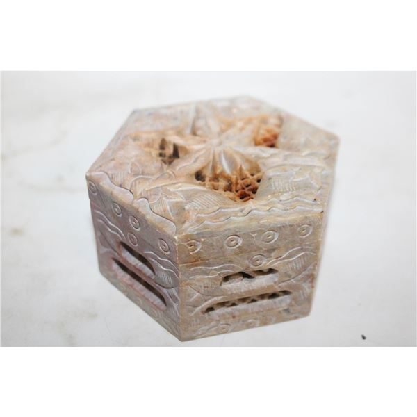 VINTAGE HEXAGON SHAPE JELRY BOX