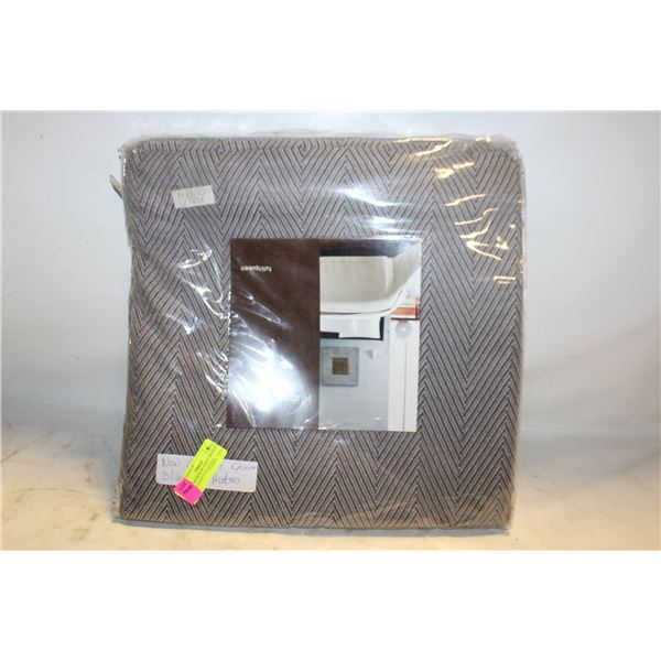 NEW CHEVRON BLANKET HUDSON PARK COLLECTION QUEEN