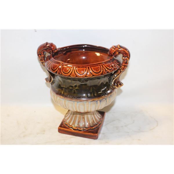 VINTAGE HOSLEYS POTTERIES VASE