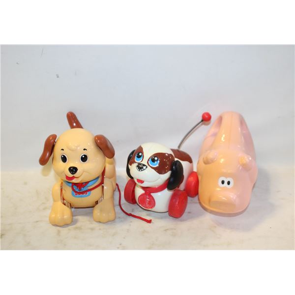 LOT OF VINTAGE TOYS GLOW & SPEAK PIG FLASHLIGHT &