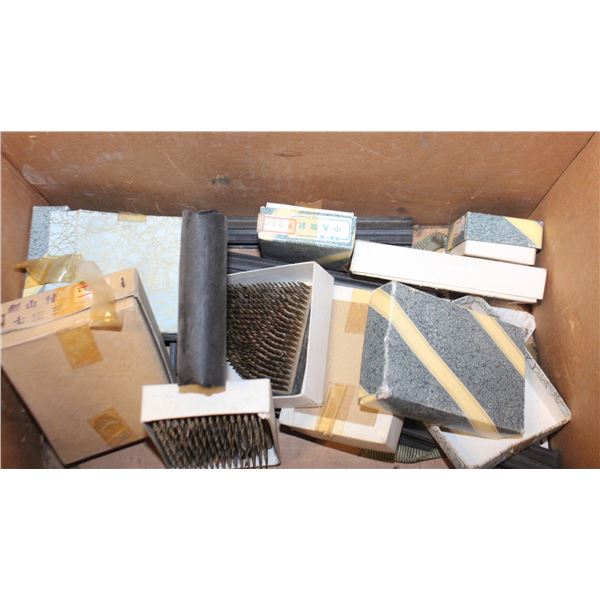 VINTAGE FLORAL FROG LOT