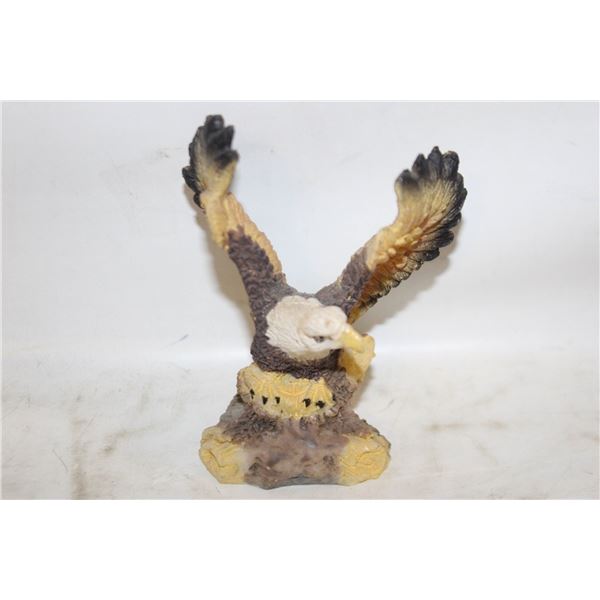 DECORATIVE EAGLE FIGURINES