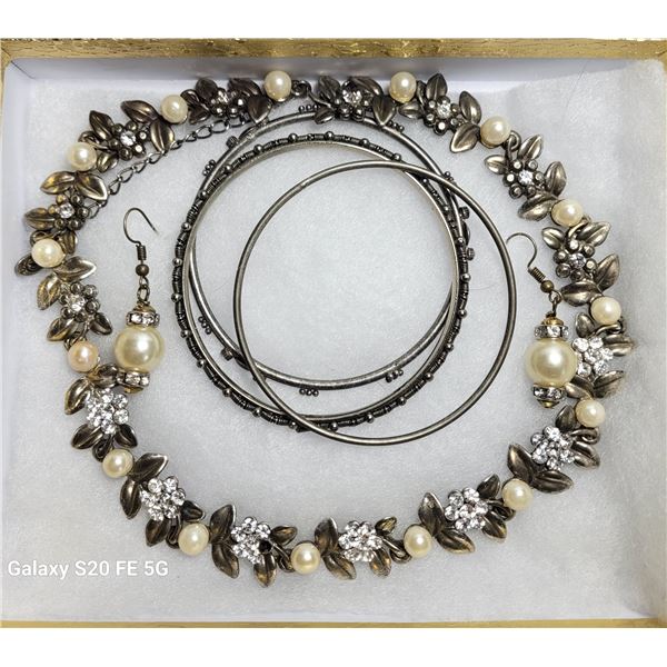 20)  SET OF BRONZE TONE VINTAGE 20"