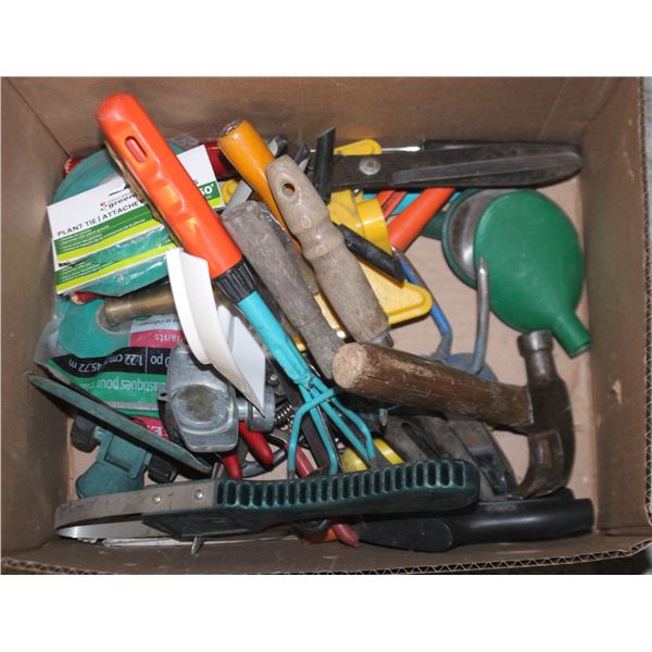 GARDENING TOOLS BOX LOT ASSORTED