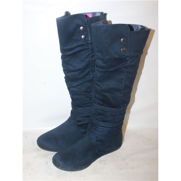 NEW LADIES SIZE 11 NAVY BLUE FAUX SUEDE
