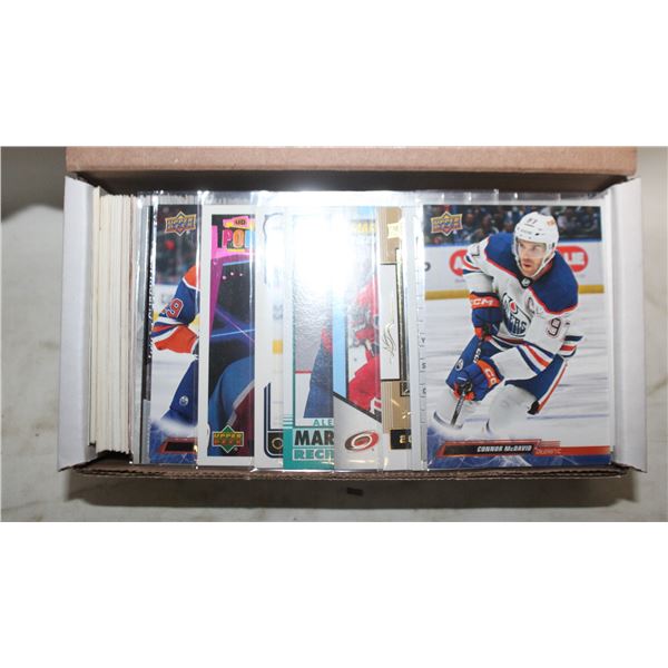 400 COUNT STORAGE BOX HOCKEY CARDS