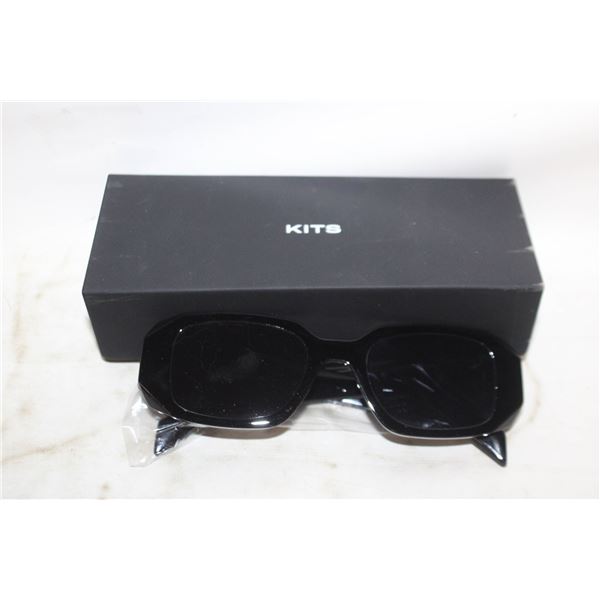 KITS RUNWAY SUNGLASSES NEW IN CARRYING
