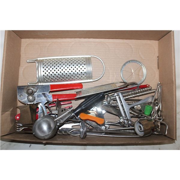 KITCHEN GADGETS/UTENSILS ASSORTED