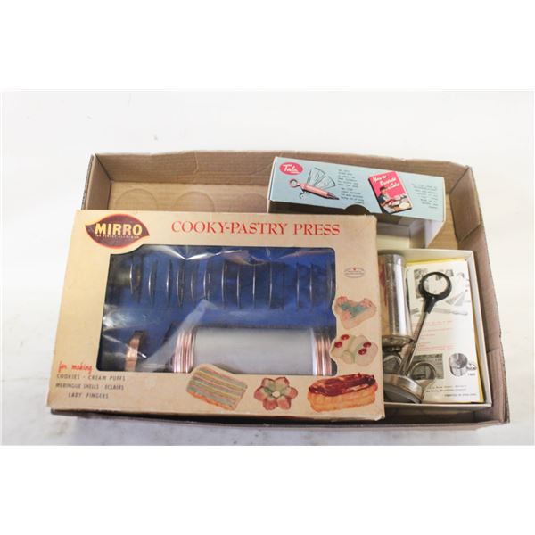 VINTAGE BAKING IN A BOX- ICING & COOKIE PRESS