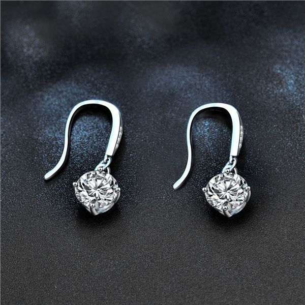1 CT GRA CERTIFIED EAR HOOKS STYLE ROUND BRILLIANT