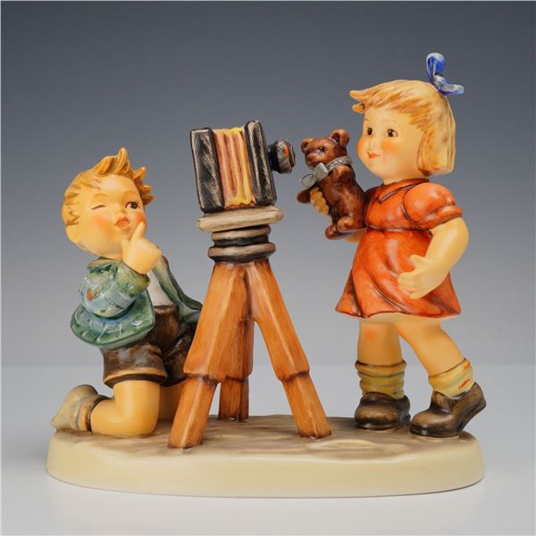 Goebel M.I. Hummel Figurine, Camera Ready (Schnappschuss)