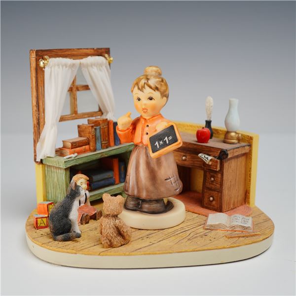 Two Goebel Hummel Littlest Teacher Ceramic Figurines Set Mark 1141-D