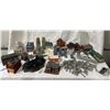 Image 1 : VINTAGE MODEL TRAIN BUILDINGS AND SCENERY STRUCTURES