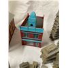 Image 6 : VINTAGE MODEL TRAIN BUILDINGS AND SCENERY STRUCTURES