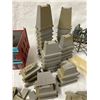 Image 7 : VINTAGE MODEL TRAIN BUILDINGS AND SCENERY STRUCTURES