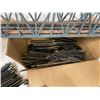 Image 5 : VINTAGE HO SCALE MODEL TRAIN TRACKS AND ACCESSORIES, INCLUDING BRIDGES, STRAIGHT SECTIONS, AND CURVE