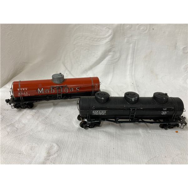 VINTAGE MOBILGAS HO SCALE MODEL RAILROAD TANK CARS