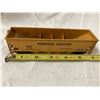 Image 3 : VINTAGE HO SCALE MODEL RAILROAD FREIGHT CARS