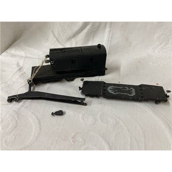 VINTAGE HO SCALE MODEL OF A 200-TON MAINTENANCE OF WAY WRECKER CRANE