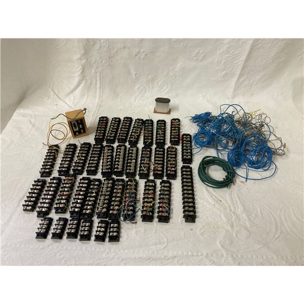 COLLECTION OF ELECTRICAL TERMINAL BLOCKS, ALSO KNOWN AS BARRIER STRIPS OR SCREW TERMINALS; LOT