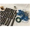 Image 3 : COLLECTION OF ELECTRICAL TERMINAL BLOCKS, ALSO KNOWN AS BARRIER STRIPS OR SCREW TERMINALS; LOT