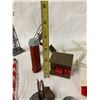 Image 10 : VINTAGE MODEL TRAIN ACCESSORIES, TRACKS, AND FIGURES