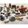 Image 5 : VINTAGE MODEL TRAIN ACCESSORIES, TRACKS, AND FIGURES