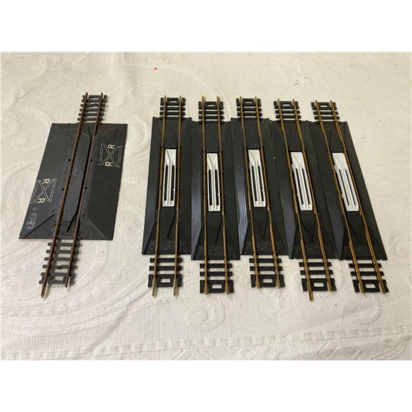 SET OF ATLAS HO SCALE MODEL TRAIN TRACK COMPONENTS
