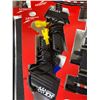 Image 9 : SCX COMPACT 1:43 SCALE SLOT CAR RACING SET, SPECIFICALLY FEATURING FORMULA 1 CARS