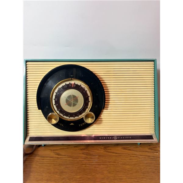 1959 GE Sputnik Atomic Age Radio