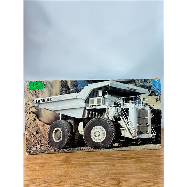 NOS 1:25 Die Cast Liebherr T262 Mining Truck