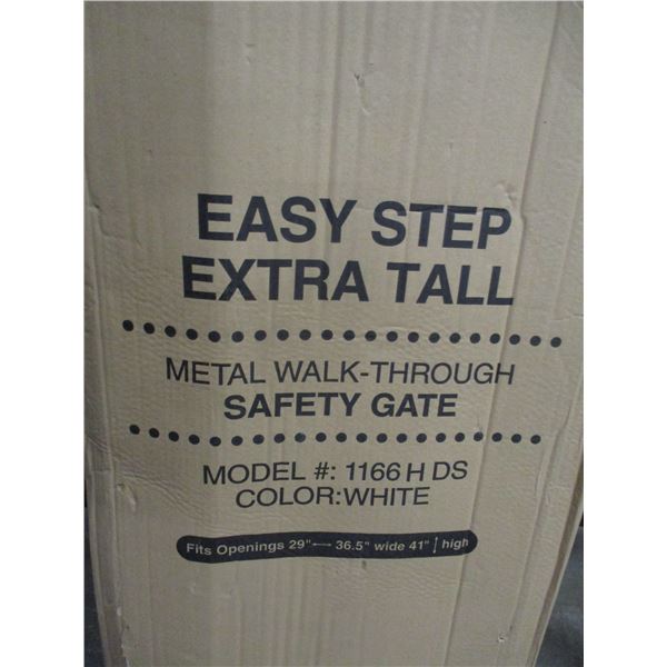 FREIGHT DAMAGE (AS IS):  SAFETY GATE