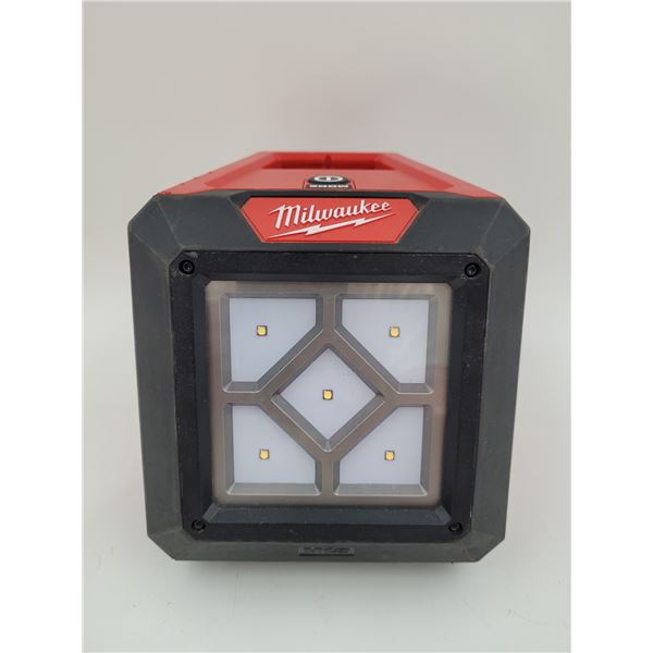 Milwaukee Flood Light