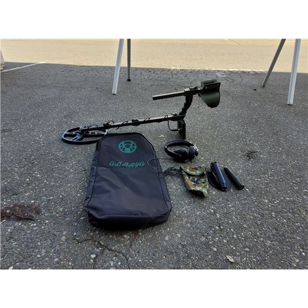 Metal Detector w/ Accessories & Carrying Case