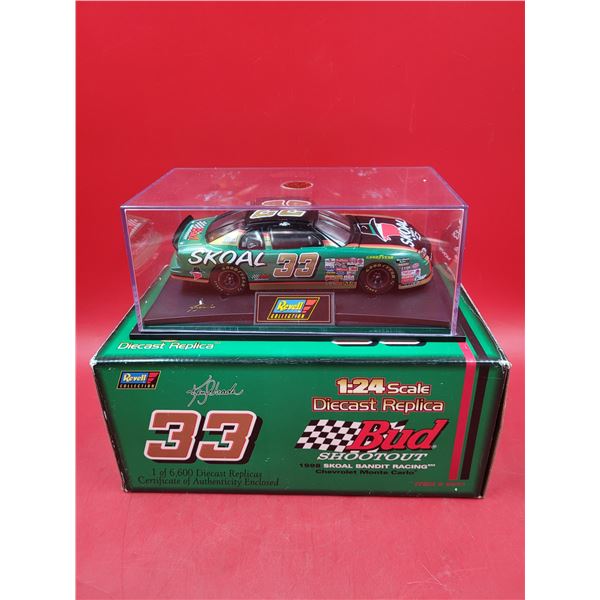 Revell Diecast Ken Schrader #33 Skoal Bandit Racing Chevrolet Monte Carlo