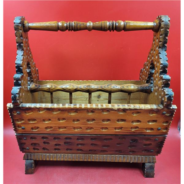 VTG Spanish Magazine Rack