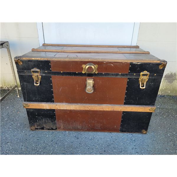 VTG Wooden Trunk