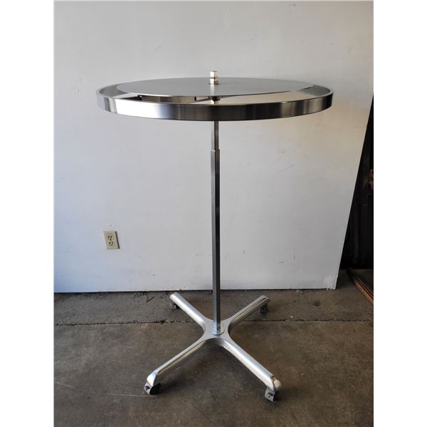 Circular Metal Clothing Rack