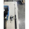 Image 5 : TACKLE BOX AND CONTENTS, COLLAPSIBLE ROD AND SPINNING ROD WITH REELS