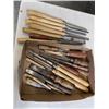 Image 1 : TRAY OF ASSORTED CHISELS
