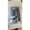 Image 1 : TRAY OF 3.5 INCH STAINLESS HINGES