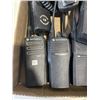 Image 3 : TRAY OF ASSORTED MOTOROLA WALKIE TALKIES