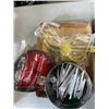 Image 2 : 2 TRAYS OF ELECTRICAL INCLUDING TIRE CHAIN RUBBER ADJUSTER