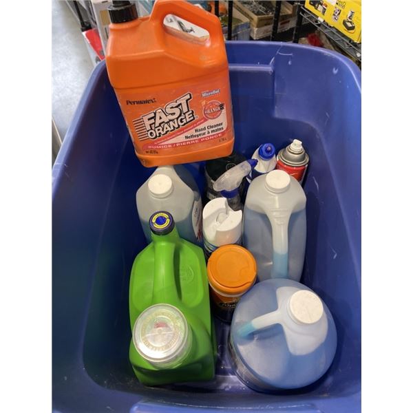 TOTE OF HOUSEHOLD CLEANING SUPPLIES