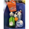 Image 1 : TOTE OF HOUSEHOLD CLEANING SUPPLIES