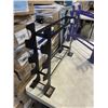 Image 4 : 2 METAL WEIGHT RACKS