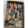 Image 4 : 2 TRAYS OF ASSORTED HAND TOOLS