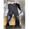 Image 3 : 2 WETSUITS