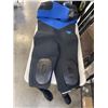 Image 4 : 2 WETSUITS