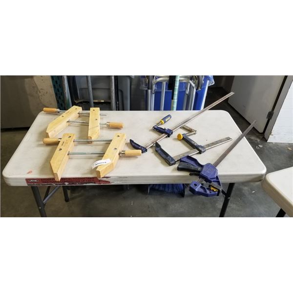 2 ROK WOODEN CLAMPS AND 3 BAR CLAMPS